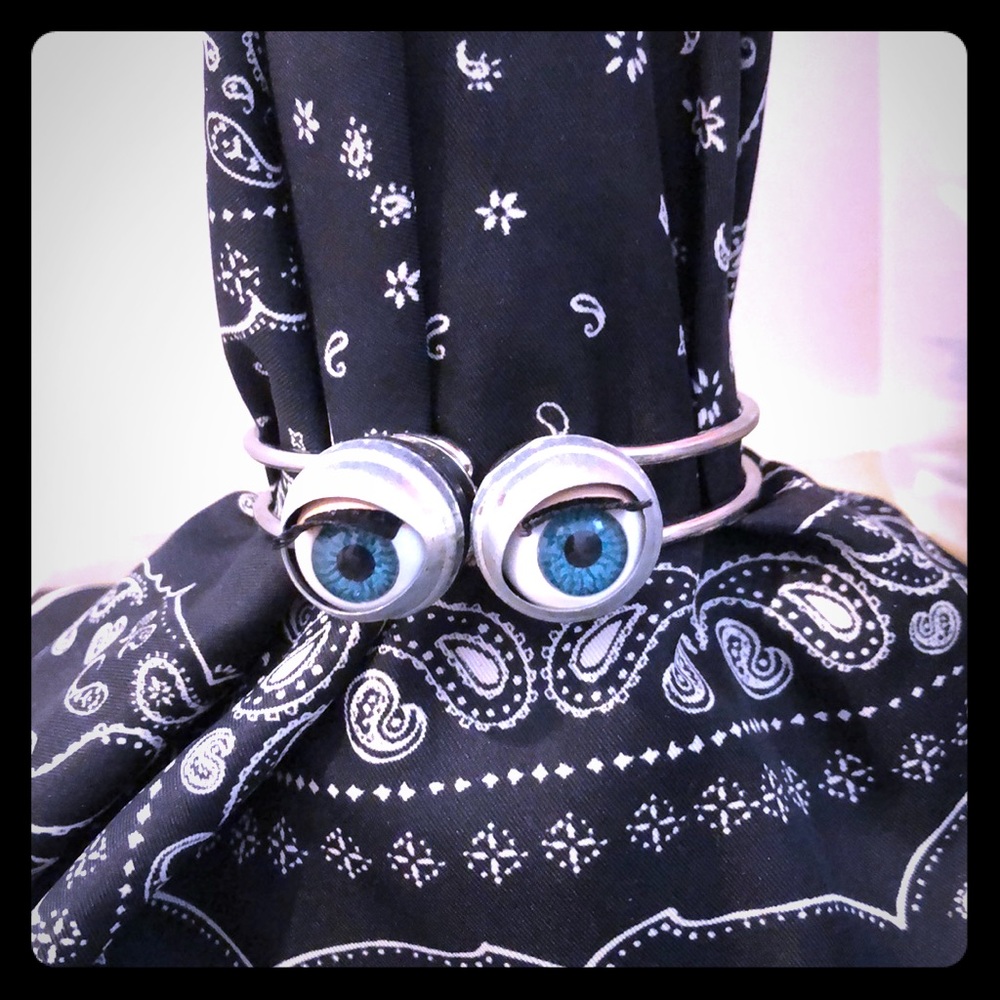 Blue eyed doll handmade bracelet